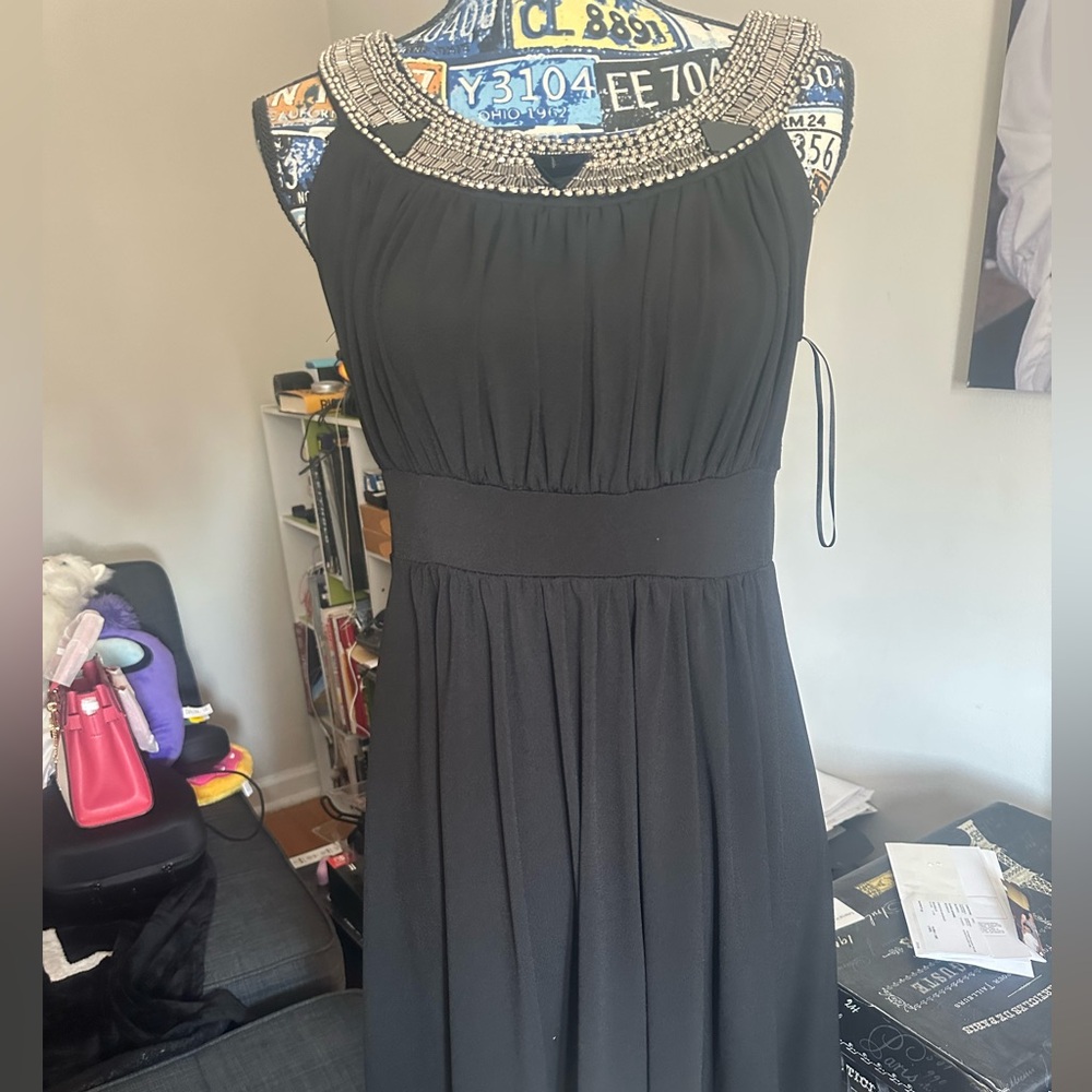 Haani Black Sleeveless Dress Petite